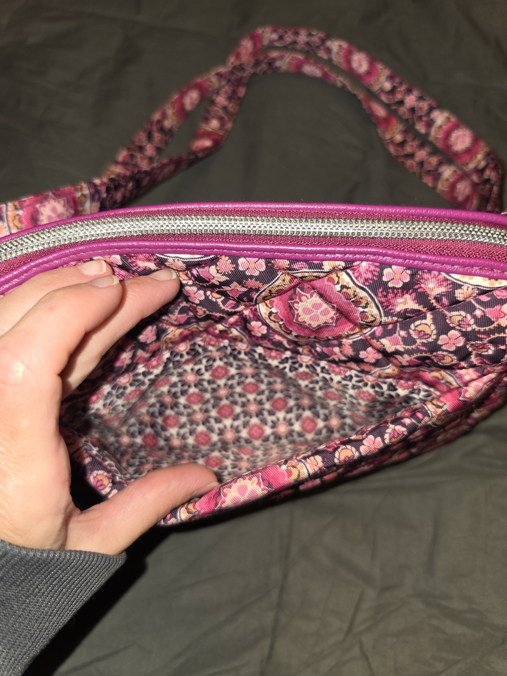 Vera Bradley Raspberry Medallion Mini Carson In Performance Twill - Picture 3 of 11